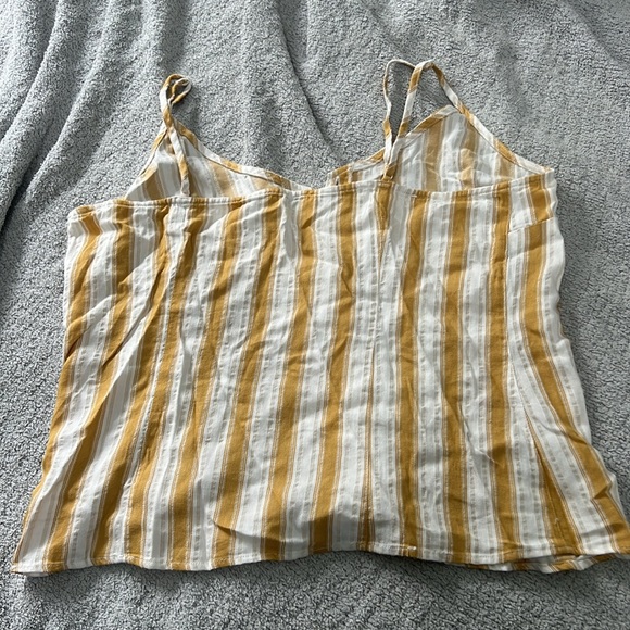 Women’s like new button up tank top! Size: large - Picture 4 of 6